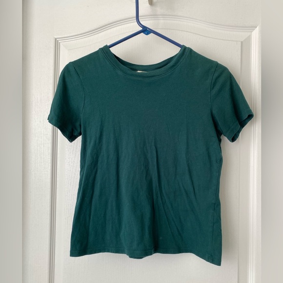 Forever 21 shirt bundle! 2 shirts for 1 price! - Picture 2 of 7